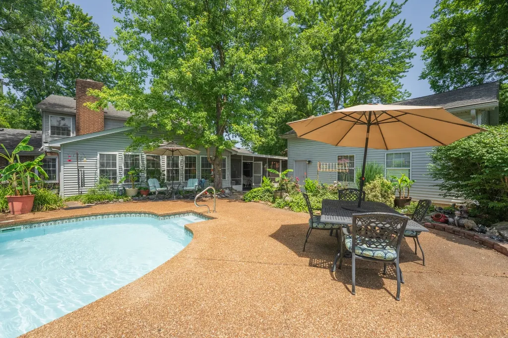 132 Clearlake Dr, E Nashville TN 37217