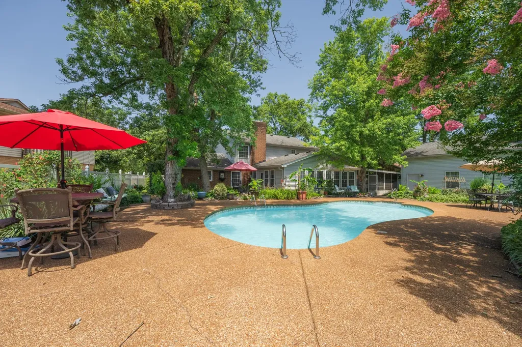 132 Clearlake Dr, E Nashville TN 37217