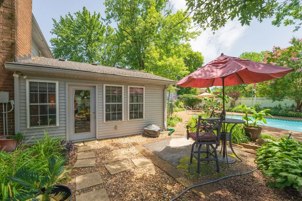 132 Clearlake Dr, E Nashville TN 37217