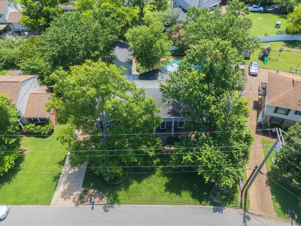 132 Clearlake Dr, E Nashville TN 37217