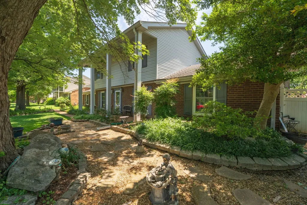 132 Clearlake Dr, E Nashville TN 37217