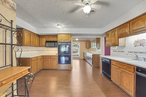 132 Clearlake Dr, E Nashville TN 37217