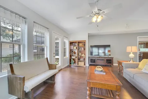 132 Clearlake Dr, E Nashville TN 37217