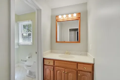 132 Clearlake Dr, E Nashville TN 37217