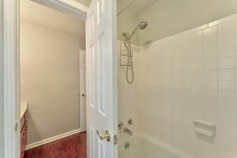 132 Clearlake Dr, E Nashville TN 37217