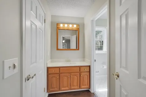 132 Clearlake Dr, E Nashville TN 37217