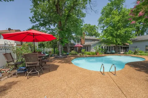132 Clearlake Dr, E Nashville TN 37217
