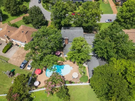 132 Clearlake Dr, E Nashville TN 37217