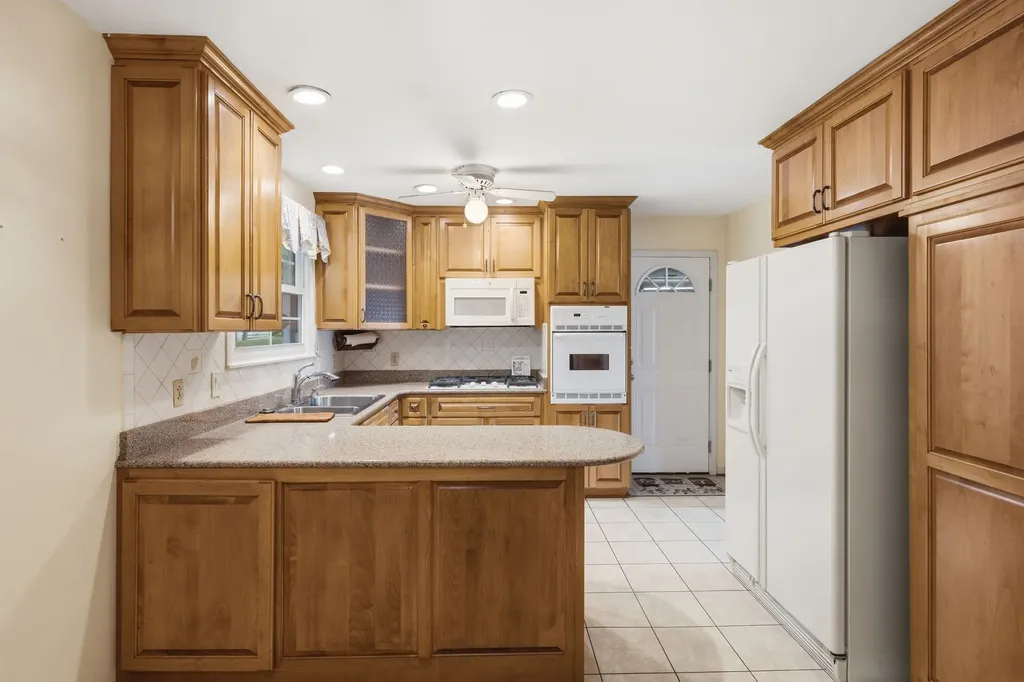 208 Lake Terrace Drive Hendersonville TN 37075