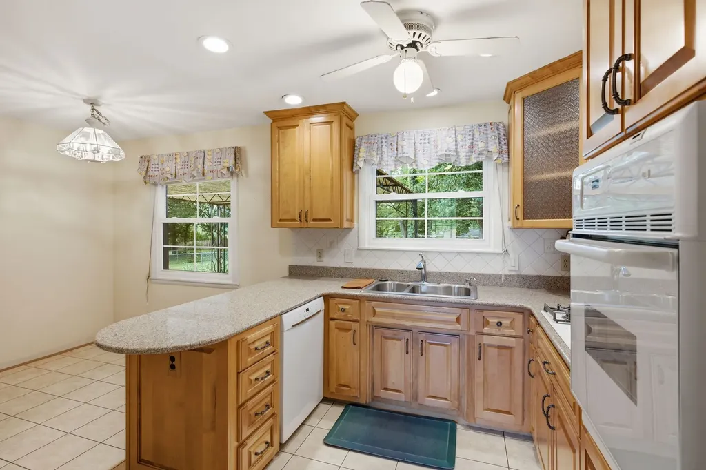208 Lake Terrace Drive Hendersonville TN 37075