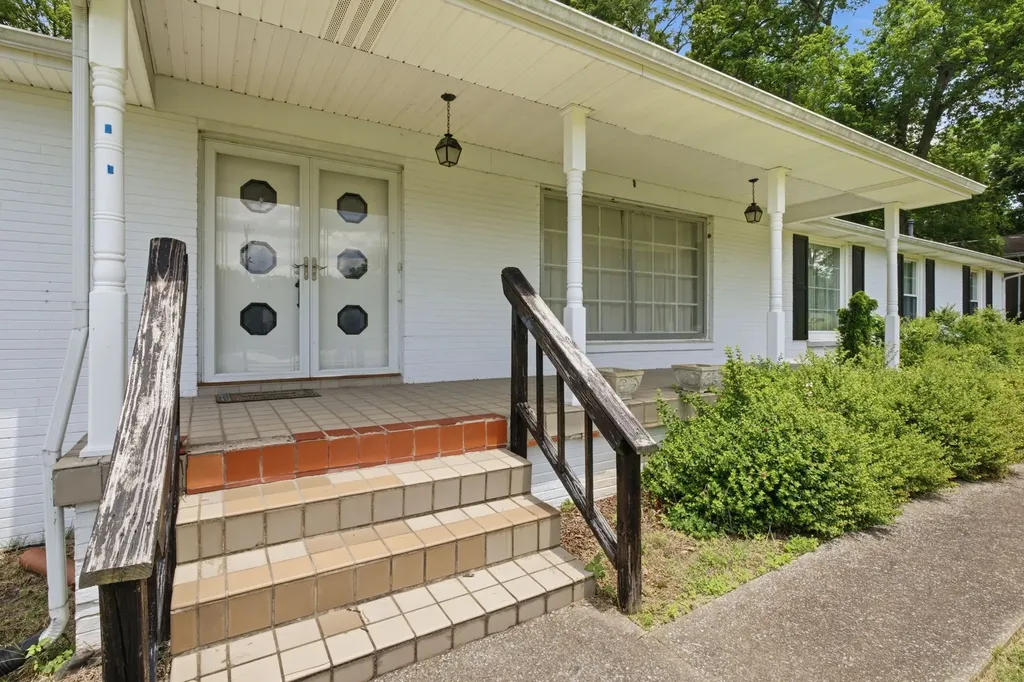 208 Lake Terrace Drive Hendersonville TN 37075