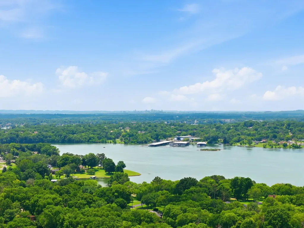 208 Lake Terrace Drive Hendersonville TN 37075