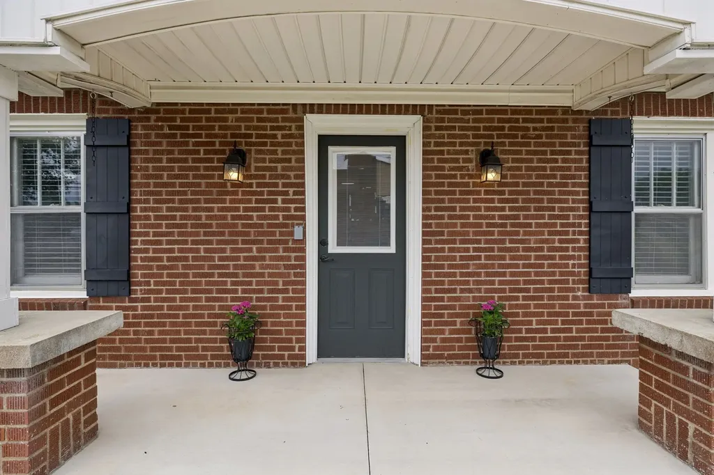 4411 Hwy 70, E White Bluff TN 37187