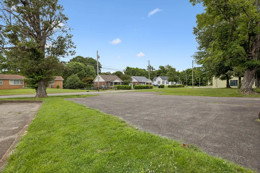 4411 Hwy 70, E White Bluff TN 37187