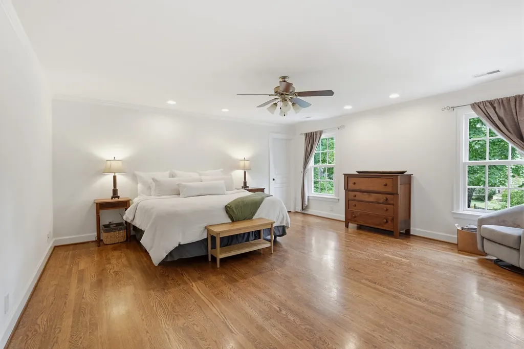 3008 New Natchez Trace Nashville TN 37215