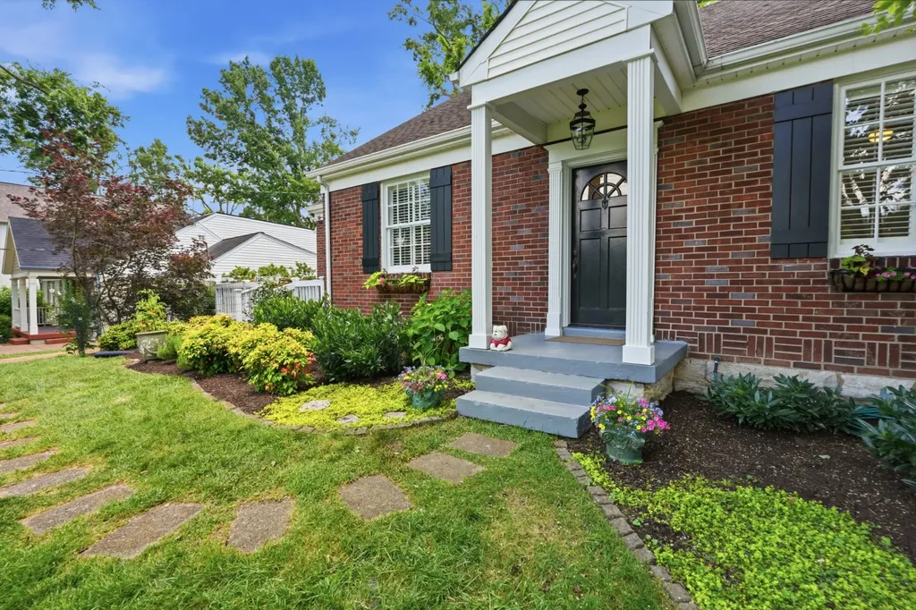 3008 New Natchez Trace Nashville TN 37215