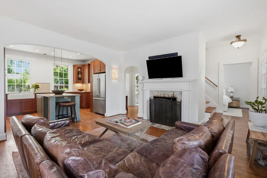 3008 New Natchez Trace Nashville TN 37215