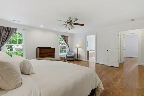 3008 New Natchez Trace Nashville TN 37215