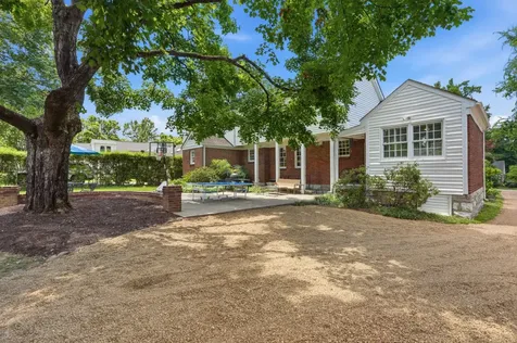 3008 New Natchez Trace Nashville TN 37215