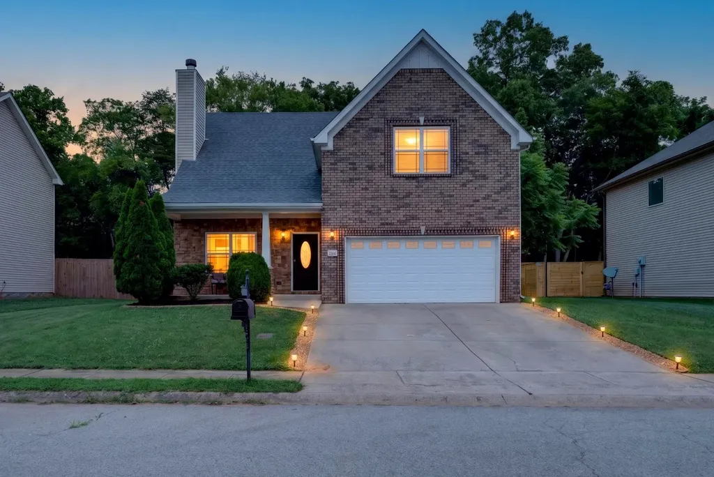 935 Cherry Blossom Lane Clarksville TN 37040
