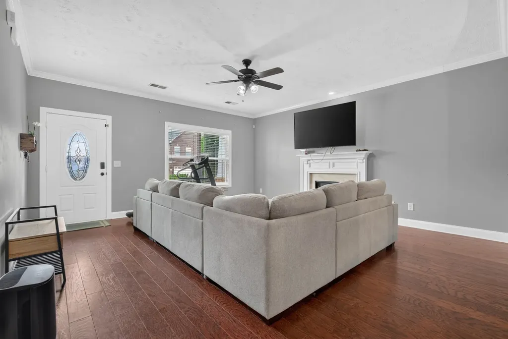 935 Cherry Blossom Lane Clarksville TN 37040
