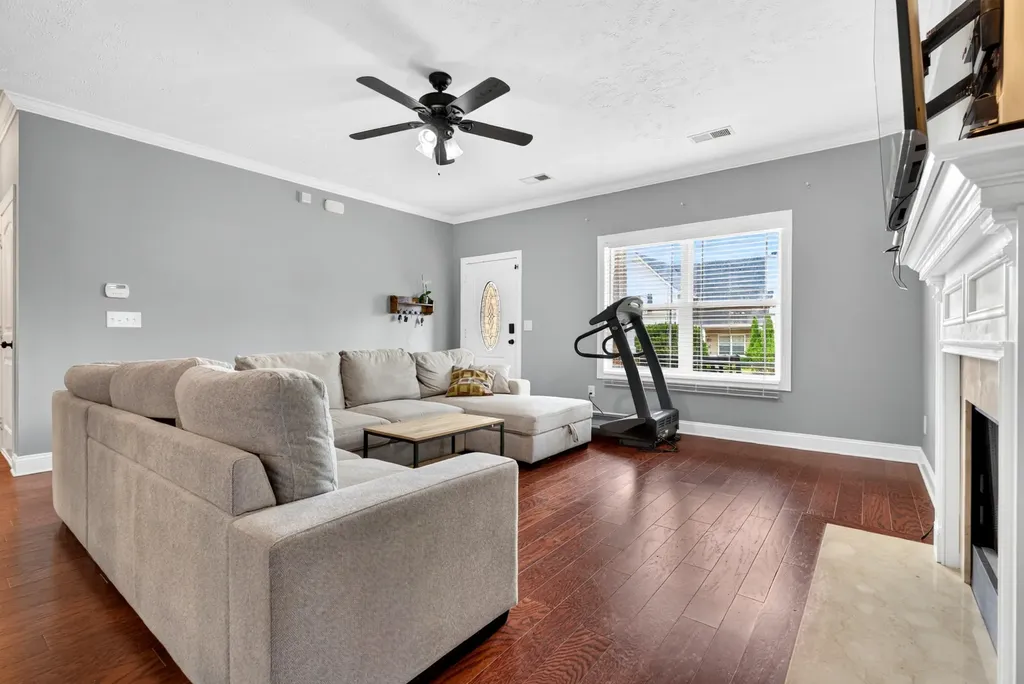 935 Cherry Blossom Lane Clarksville TN 37040