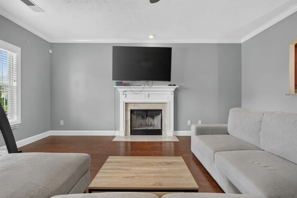 935 Cherry Blossom Lane Clarksville TN 37040