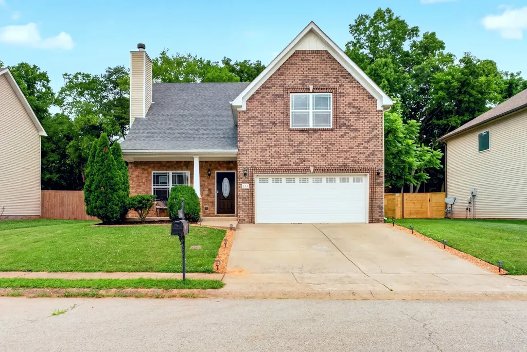 935 Cherry Blossom Lane Clarksville TN 37040