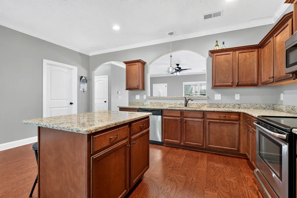 935 Cherry Blossom Lane Clarksville TN 37040