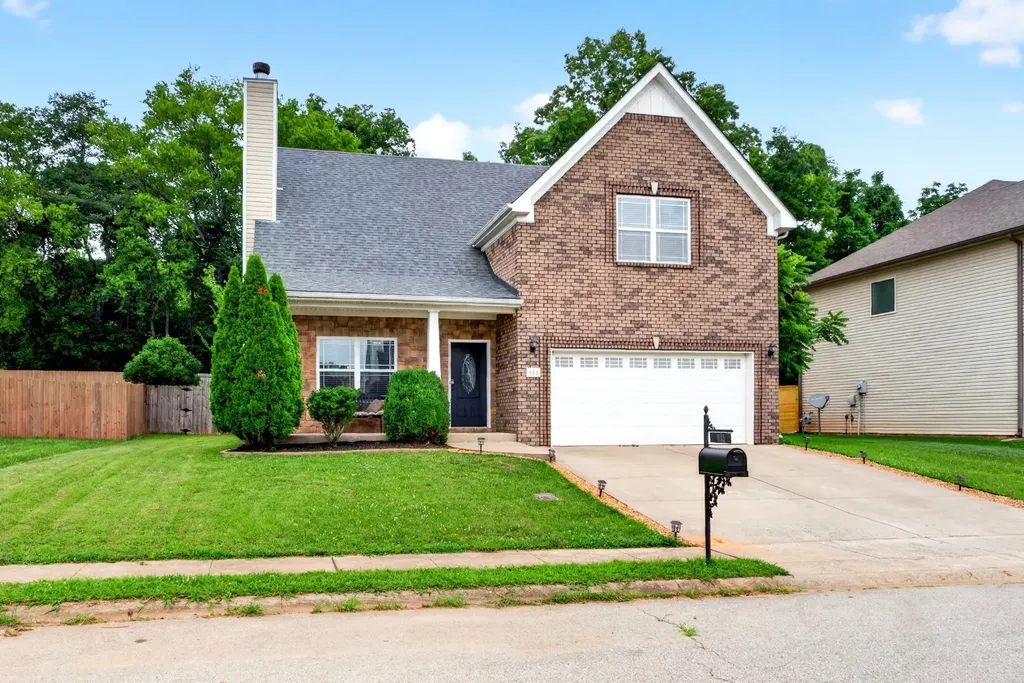 935 Cherry Blossom Lane Clarksville TN 37040
