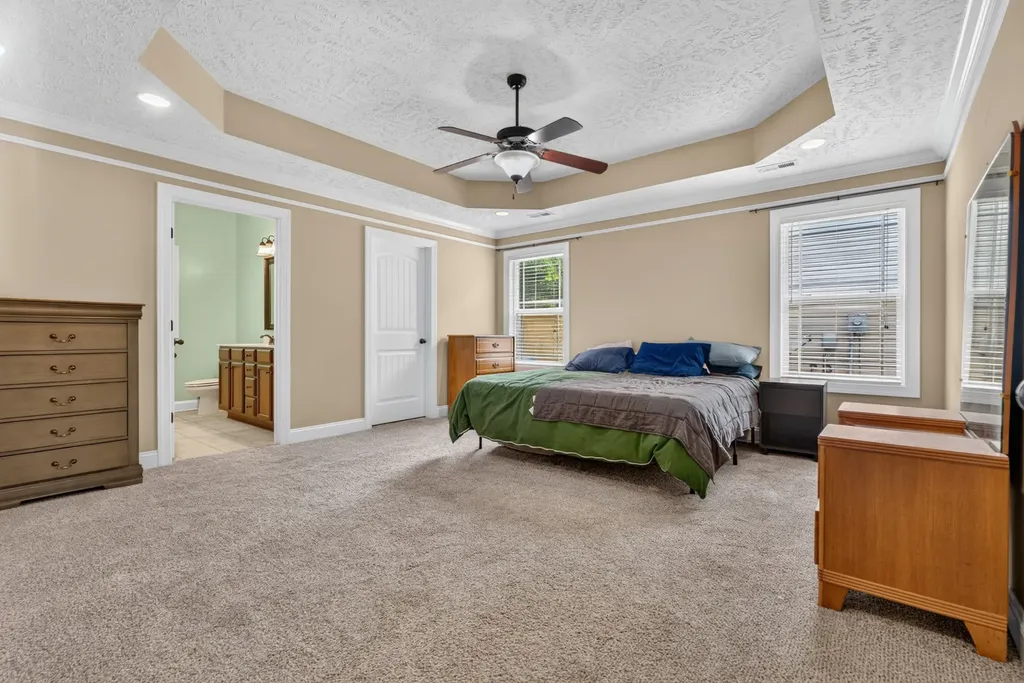 935 Cherry Blossom Lane Clarksville TN 37040