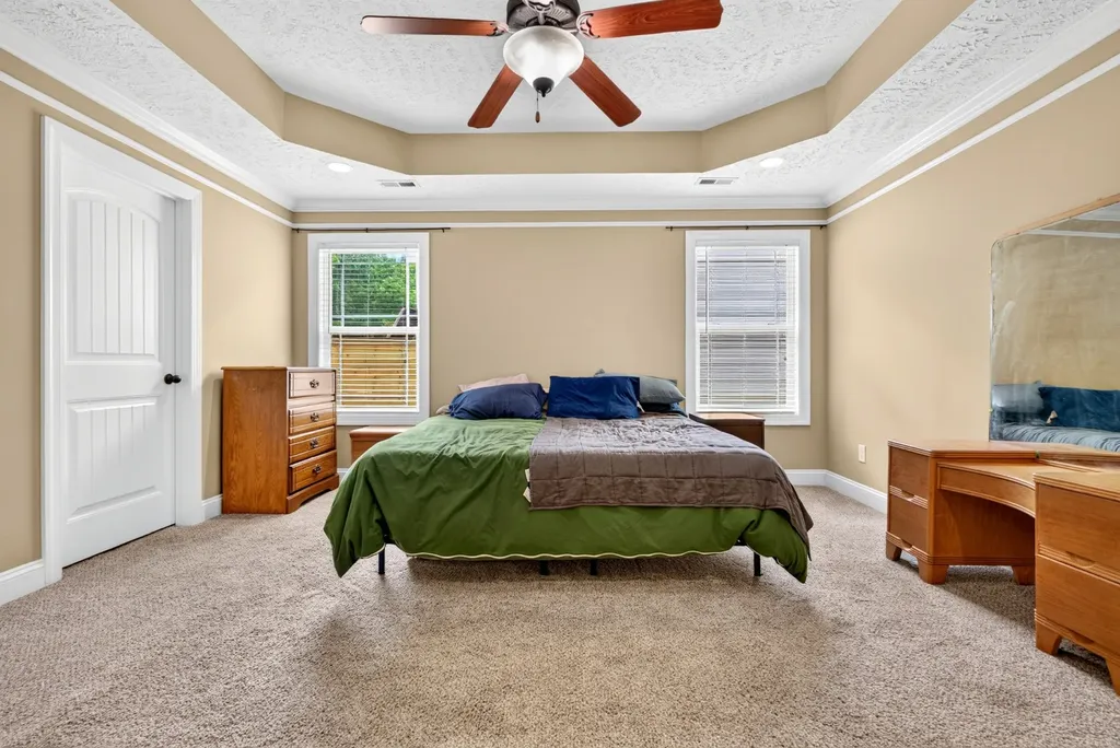 935 Cherry Blossom Lane Clarksville TN 37040
