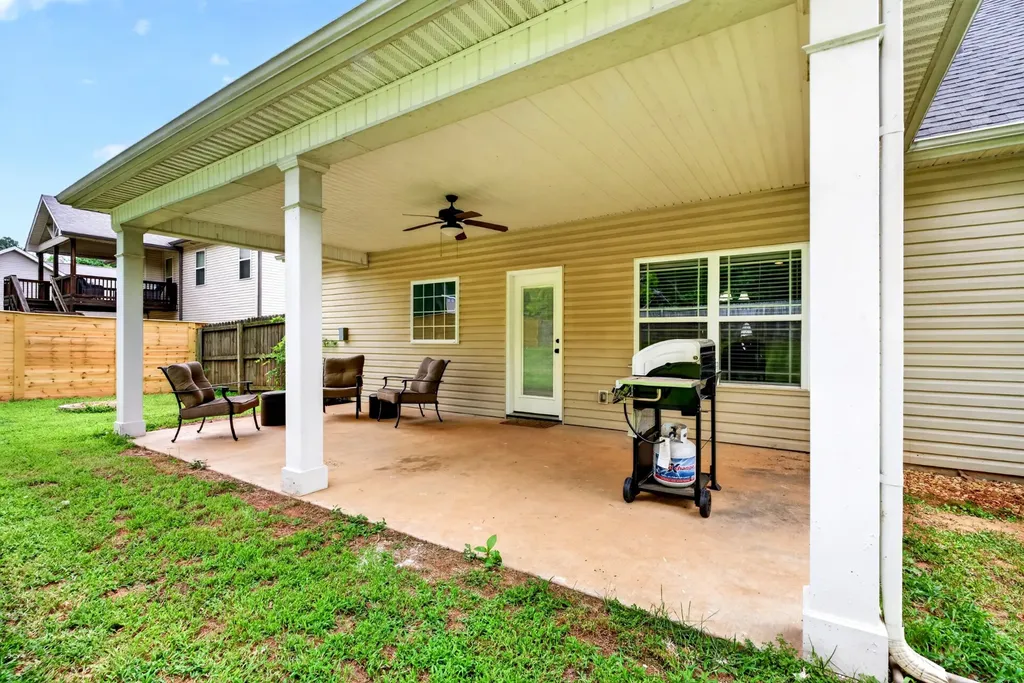 935 Cherry Blossom Lane Clarksville TN 37040