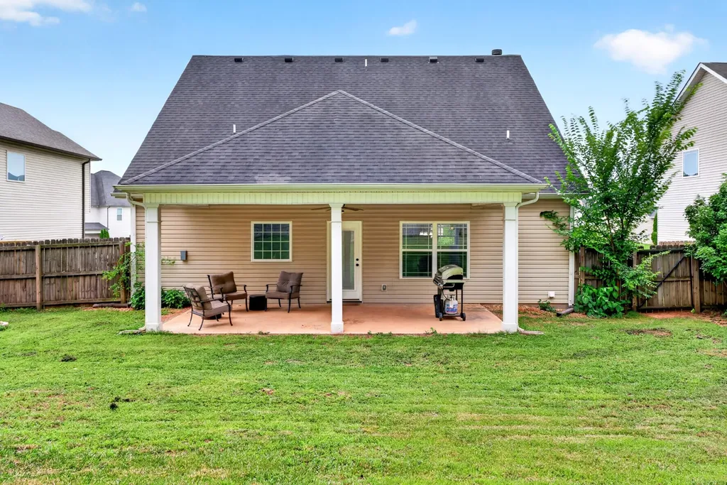 935 Cherry Blossom Lane Clarksville TN 37040