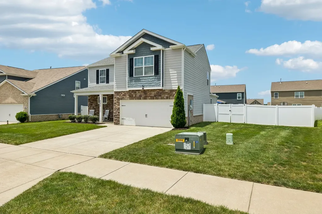 4096 Crossing Way White House TN 37188