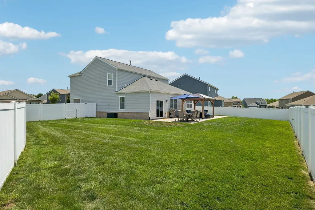 4096 Crossing Way White House TN 37188