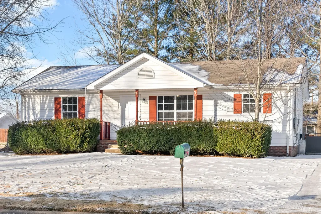 418 Donna Drive Clarksville TN 37042