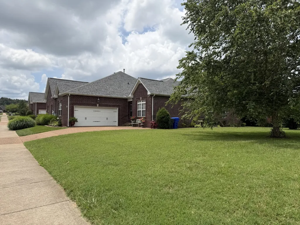208 Indian Ridge Circle White House TN 37188