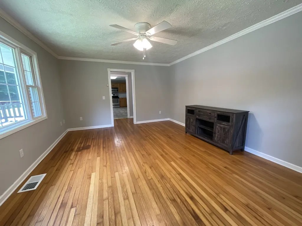 401 Mcclure Street Red Boiling Springs TN 37150