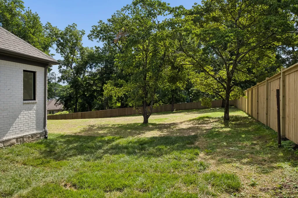 2808 White Oak Drive Nashville TN 37215