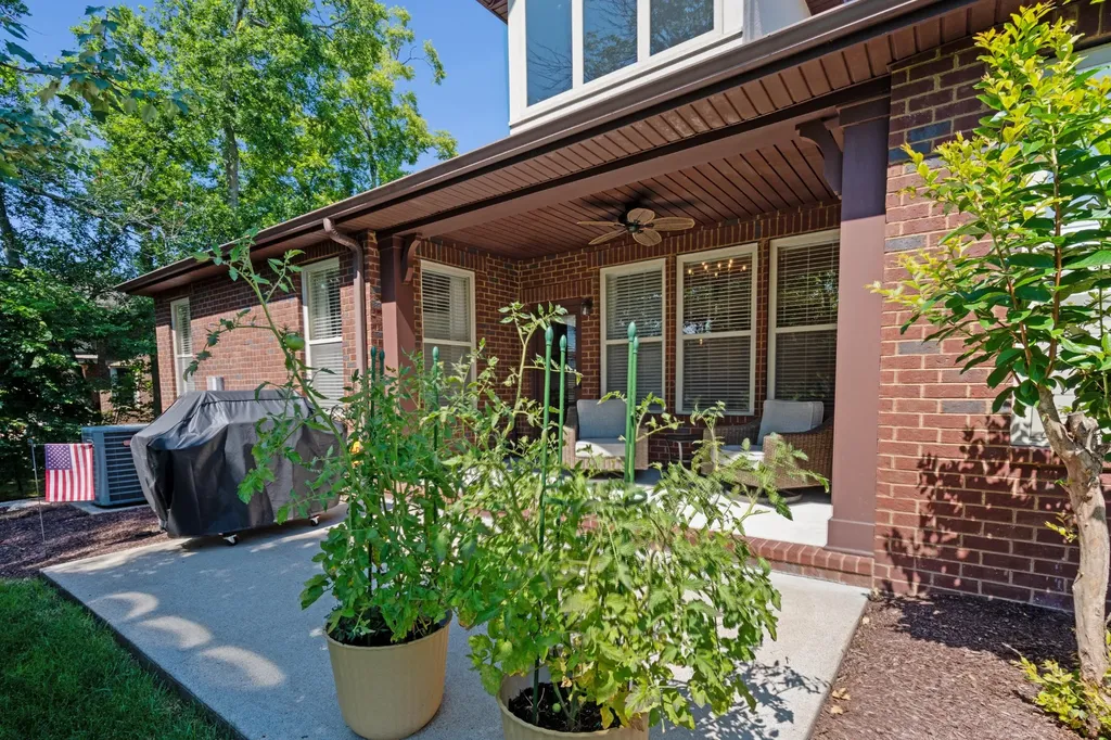 131 Village Circle Lebanon TN 37087