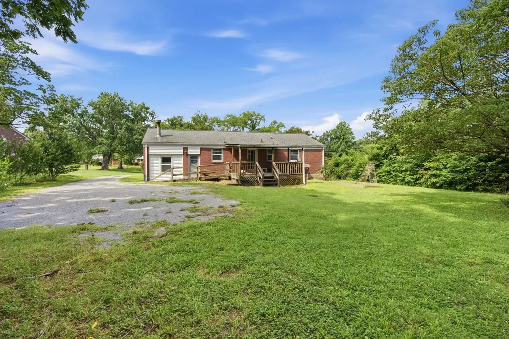 3835 Creekside Drive Nashville TN 37211