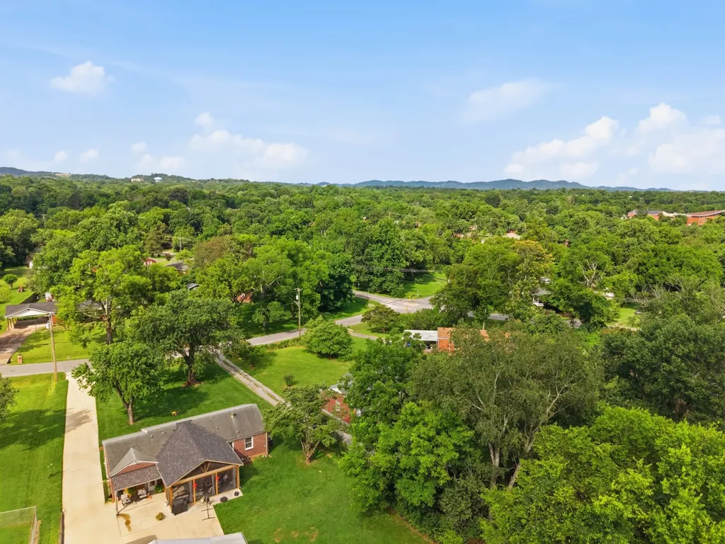 3835 Creekside Drive Nashville TN 37211