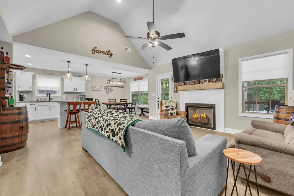 1195 Boulder Pass Road Clarksville TN 37040
