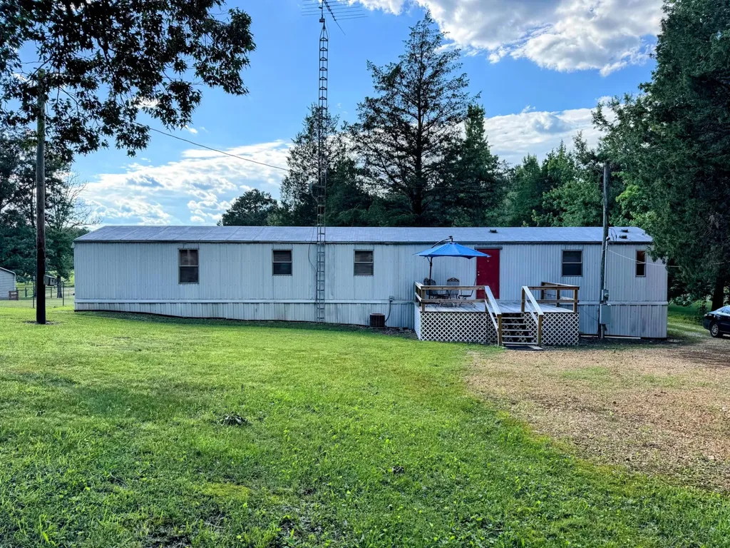 90 Coxburg Road North Holladay TN 38341