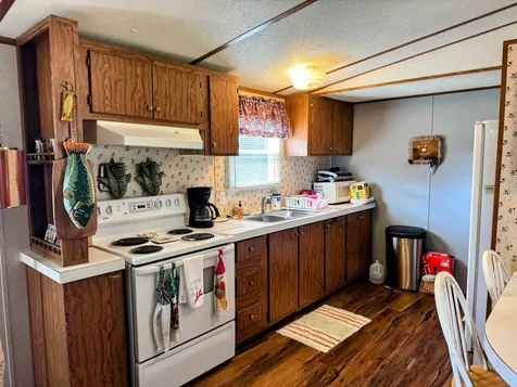 90 Coxburg Road North Holladay TN 38341