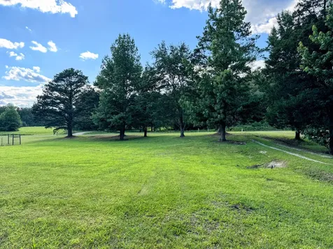 90 Coxburg Road North Holladay TN 38341
