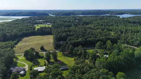 90 Coxburg Road North Holladay TN 38341