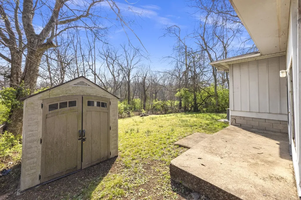 1917 Louanne Drive Nashville TN 37217