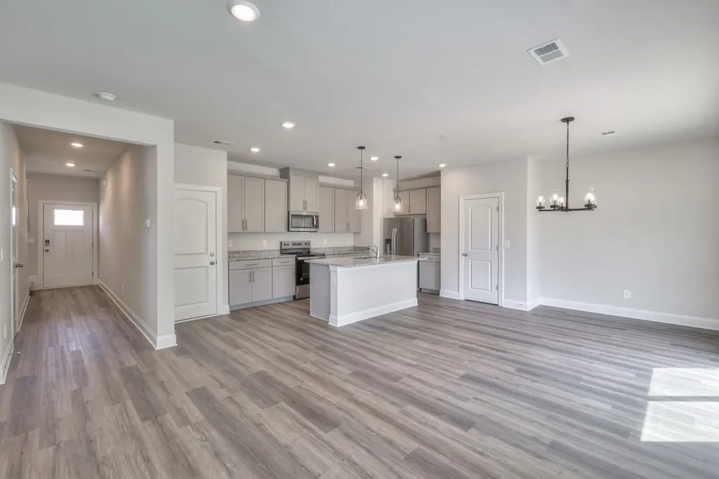 1786 Flora Grove Hermitage TN 37076